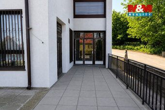 Nabízíme k dlouhodobému pronájmu komerční prostor o užitné p