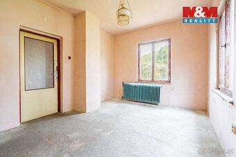 V klidné části Nového Spolí nabízíme samostatný rodinný dům 