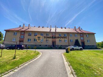 Klidné bydlení se zahrádkou a balkonem po kompletní rekonstr