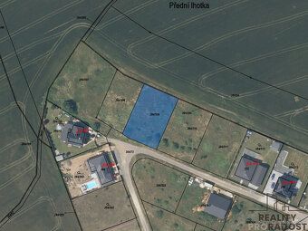 🟢 Prodej stavebního pozemku 1 103 m² – Bavoryně, klidná loka