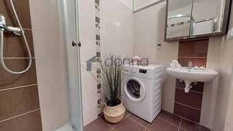 Nabízíme k pronájmu stylový byt 1+1, o ploše 48m2, v přízemí