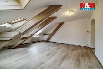 Pronájem prostorného bytu 3+1 o výměře 110 m², po rekonstruk