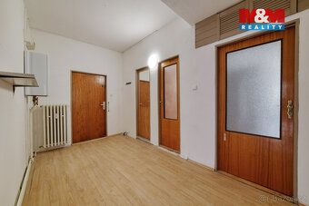 Pronájem prostorného bytu 3+1 o výměře 110 m², po rekonstruk