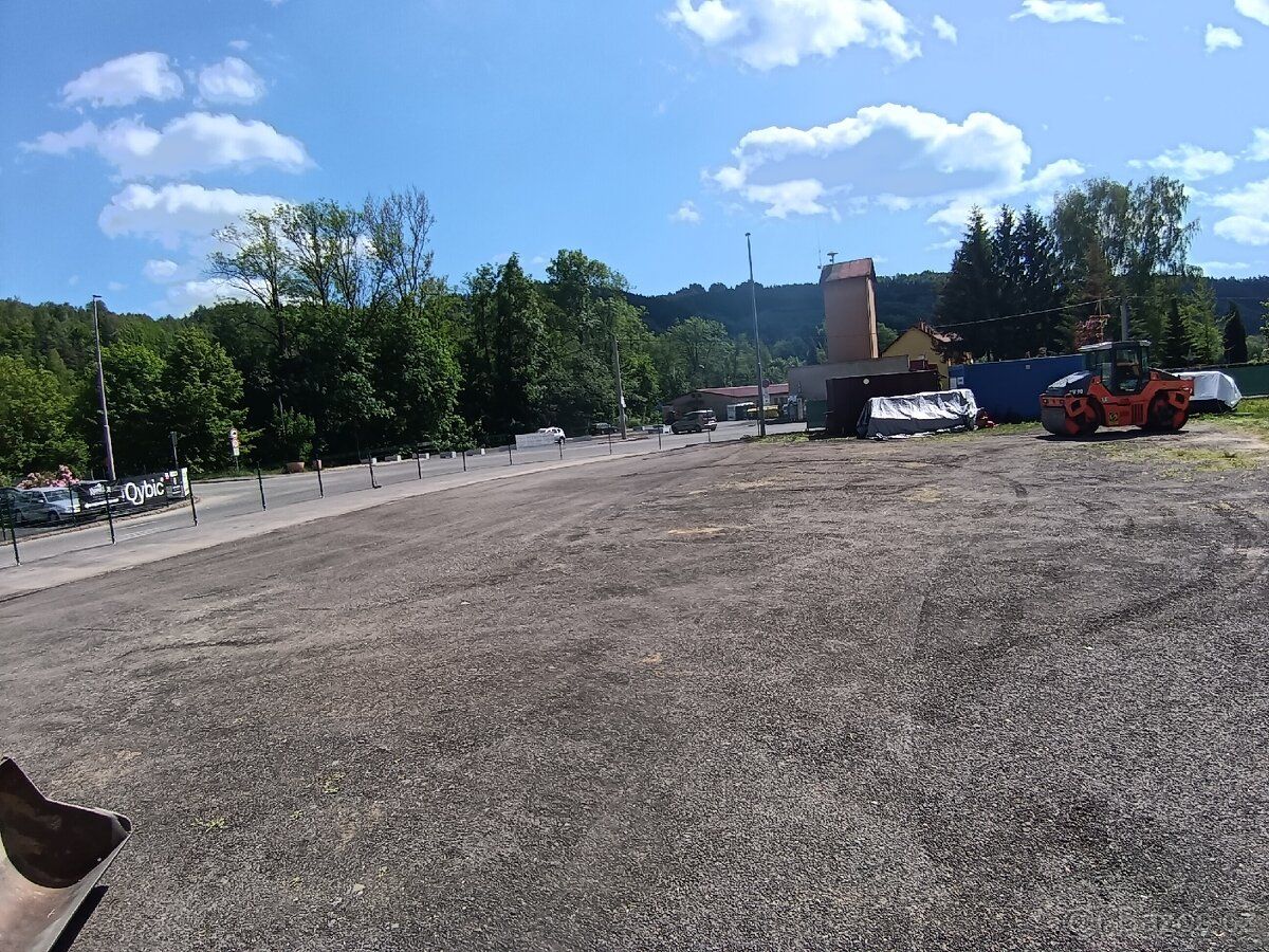 Pronájem výborně situované nekryté plochy Bazar/ prodejna sy