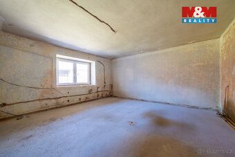 Nabízíme k prodeji samostatně stojící rodinný dům v klidné č