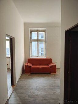 Nabízíme k dlouhodobému pronájmu, byt,2+1,max.2.osobám, Před