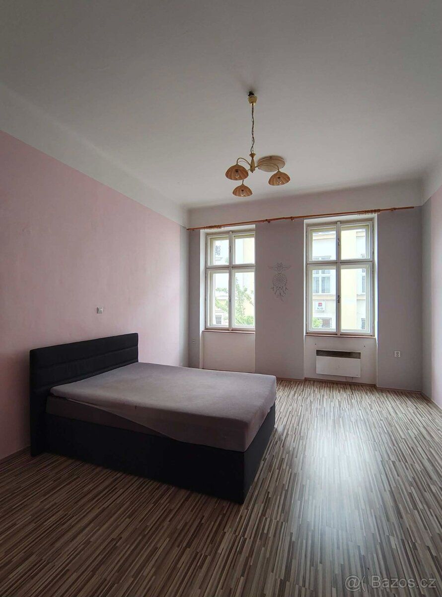 Nabízíme k dlouhodobému pronájmu, byt,2+1,max.2.osobám, Před