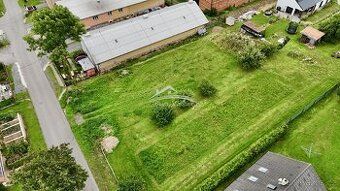 V katastrálním území Domanín u Bystřice nad Pernštejnem (obe