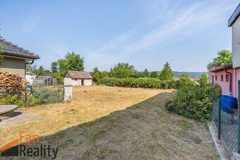 Nabízíme k prodeji stavební pozemek o rozloze 692 m² v Řevni