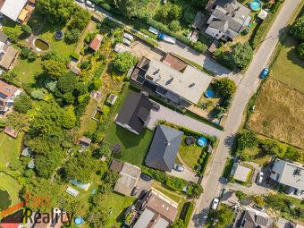 Nabízíme k prodeji stavební pozemek o rozloze 692 m² v Řevni