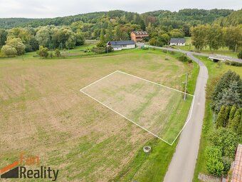 Nabízíme k prodeji stavební pozemek o velikosti 1015 m² v kl
