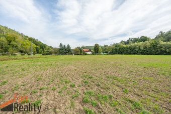 Nabízíme k prodeji stavební pozemek o velikosti 1013 m² v kl