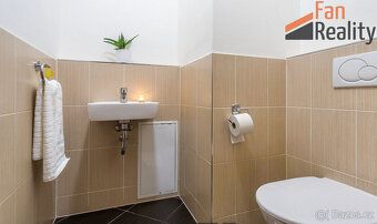 Prostorný byt 3+kk s balkónem a garážovým stáním – Praha 10,