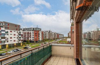Prostorný byt 3+kk s balkónem a garážovým stáním – Praha 10,