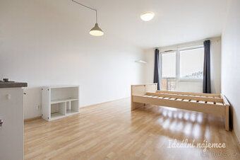 Moderní byt 1kk.
Nabízíme k pronájmu světlý a moderně zaříze