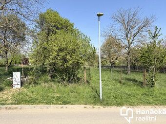 Prodáme stavební pozemek o výměře 969m2 , parcelní číslo : 4