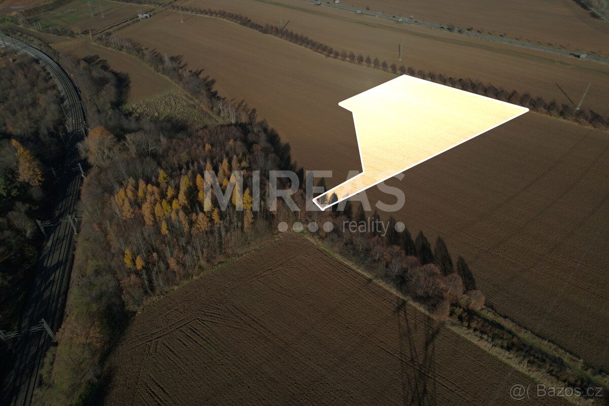 Nabízíme Vám k prodeji pozemek pole - výměra 7.476 m2. Pozem