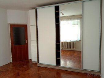 Nabízíme pronájem bytu 1+1 (38m2), sporák, lednička, pračka,