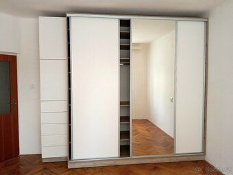 Nabízíme pronájem bytu 1+1 (38m2), sporák, lednička, pračka,