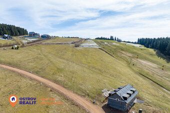 Zasíťovaný stavební pozemek o ploše 1077 m2 v Čenkovicích př