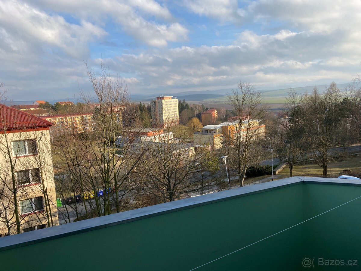Pronájem bytu ul. Revoluční, Uh. Brod. Byt se nachází v 2.NP