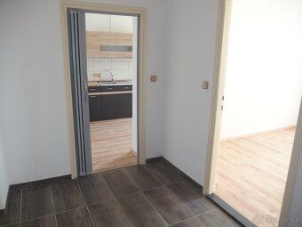 RK Nevolat. Pronájem bytu 2+1, ca 52 m2, s bezplatným parkov