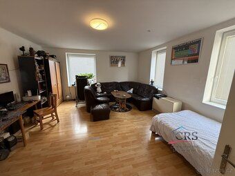 Nabízíme prostorný světlý byt 1+1 o celkové výměře 47,4 m2, 