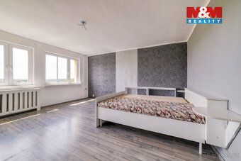 Nabízíme k prodeji prostorný a slunný byt o dispozici 3+1 a 