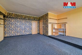 Nabízíme k prodeji prostorný a slunný byt o dispozici 3+1 a 