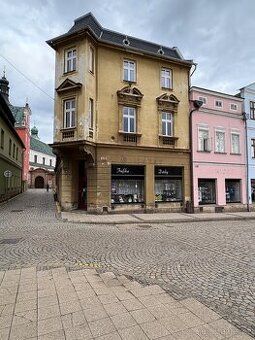 Nabízíme k prodeji soubor nemovitostí v Broumově na náměstí 