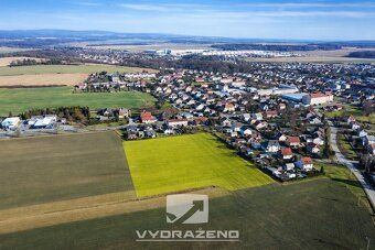 Předmětem prodeje je pozemek s možností výstavby RD. Pozemek