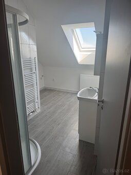Pronajmu nově zrekonstruovaný a zařízený podkrovní apartmán 