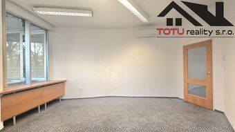 Nabízíme k pronájmu kancelářský prostor o velikosti 17,52 m2