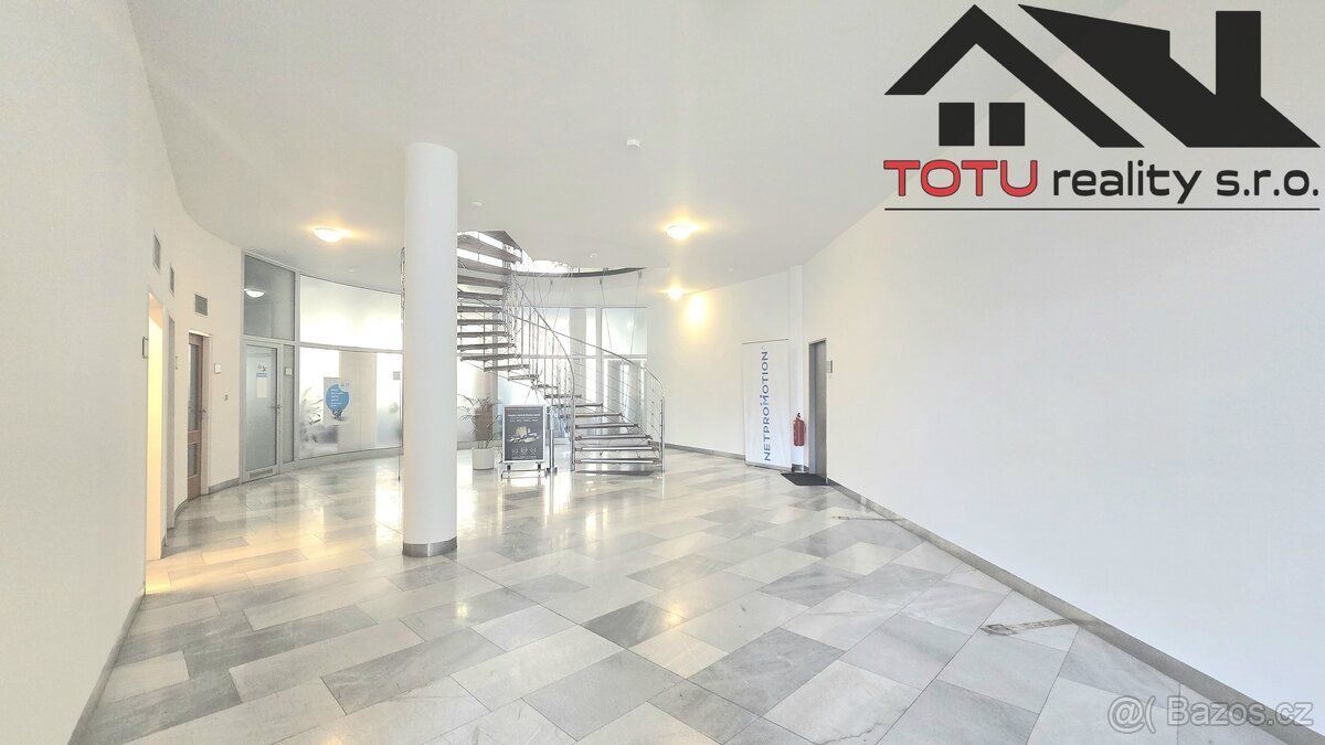 Nabízíme k pronájmu kancelářský prostor o velikosti 17,52 m2