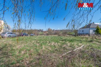 Nabízíme k prodeji rovinatý pozemek o celkové ploše 1095 m² 