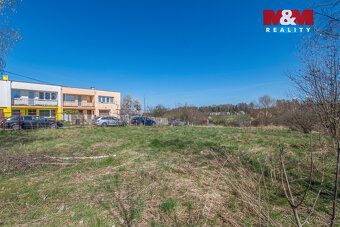 Nabízíme k prodeji rovinatý pozemek o celkové ploše 1095 m² 