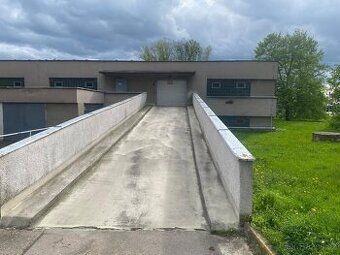 Pronajmu garáž v ul. Jana Zajíce, Pardubice. Jedná se o jedn