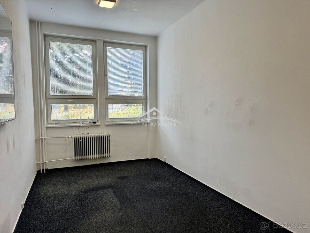 Nabízíme Vám pronájem pěkné kanceláře 20 m2. Pronájem kancel