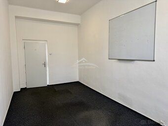 Nabízíme Vám pronájem pěkné kanceláře 20 m2. Pronájem kancel