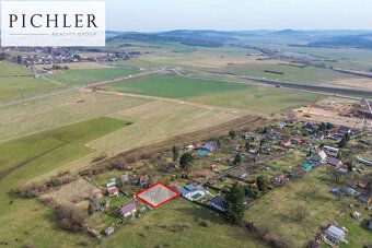 Nabízíme ke koupi hezkou zahradu o rozloze 357 m² na okraji 