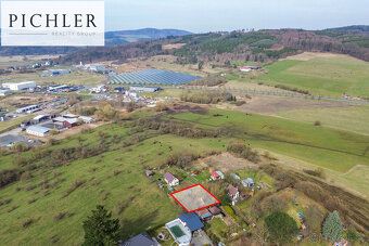Nabízíme ke koupi hezkou zahradu o rozloze 357 m² na okraji 
