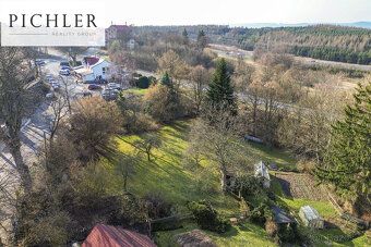 Nabízíme ke koupi mírně svažitý stavební pozemek o rozloze 1