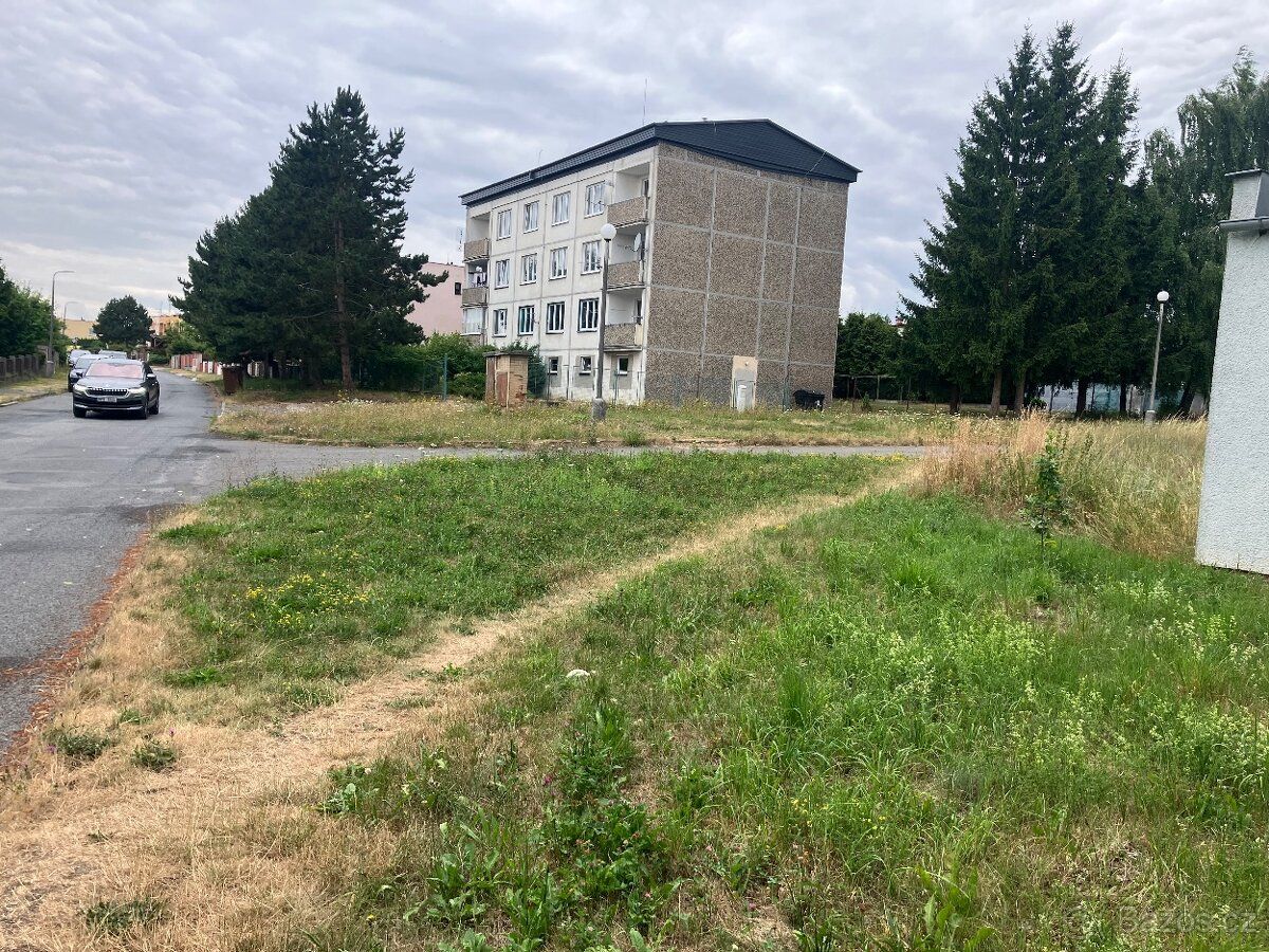 Nabízíme k pronájmu pozemek o výměře 724m2 na ulici Májová v