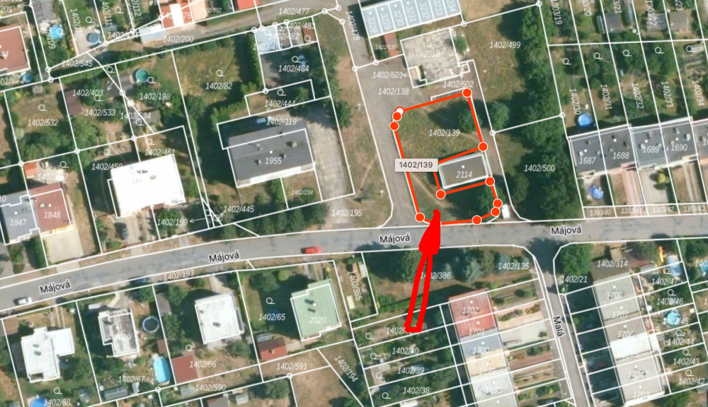Nabízíme k pronájmu pozemek o výměře 724m2 na ulici Májová v