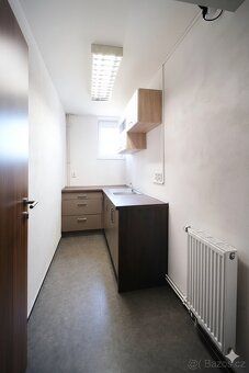 Dobrý den,
nabízím k pronájmu kancelářské prostory v samosta