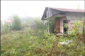 Prodej pozemku o výměře 1661 m2 na kterém je už dlouho rozes