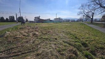 Naše realitní kancelář nabízí stavební pozemek /1253m/ v Rop