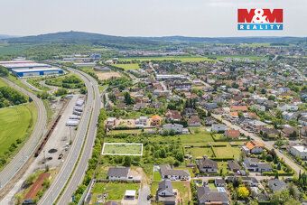 Nabízíme k prodeji atraktivní pozemek o výměře 703 m², který
