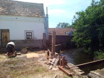 Investiční příležitost ! Rozsáhlý areál, 1 530 m² užitné plo