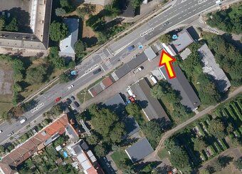 Garáž stojí na městském pozemku, jedná se však o stavbu trva